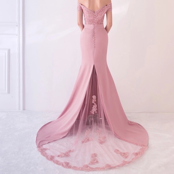 Off The Shoulders Elegant Blush Pink Long Dress - Picture 4 of 8